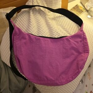 NEW BAGGU medium crescent bag EXTRA PINK